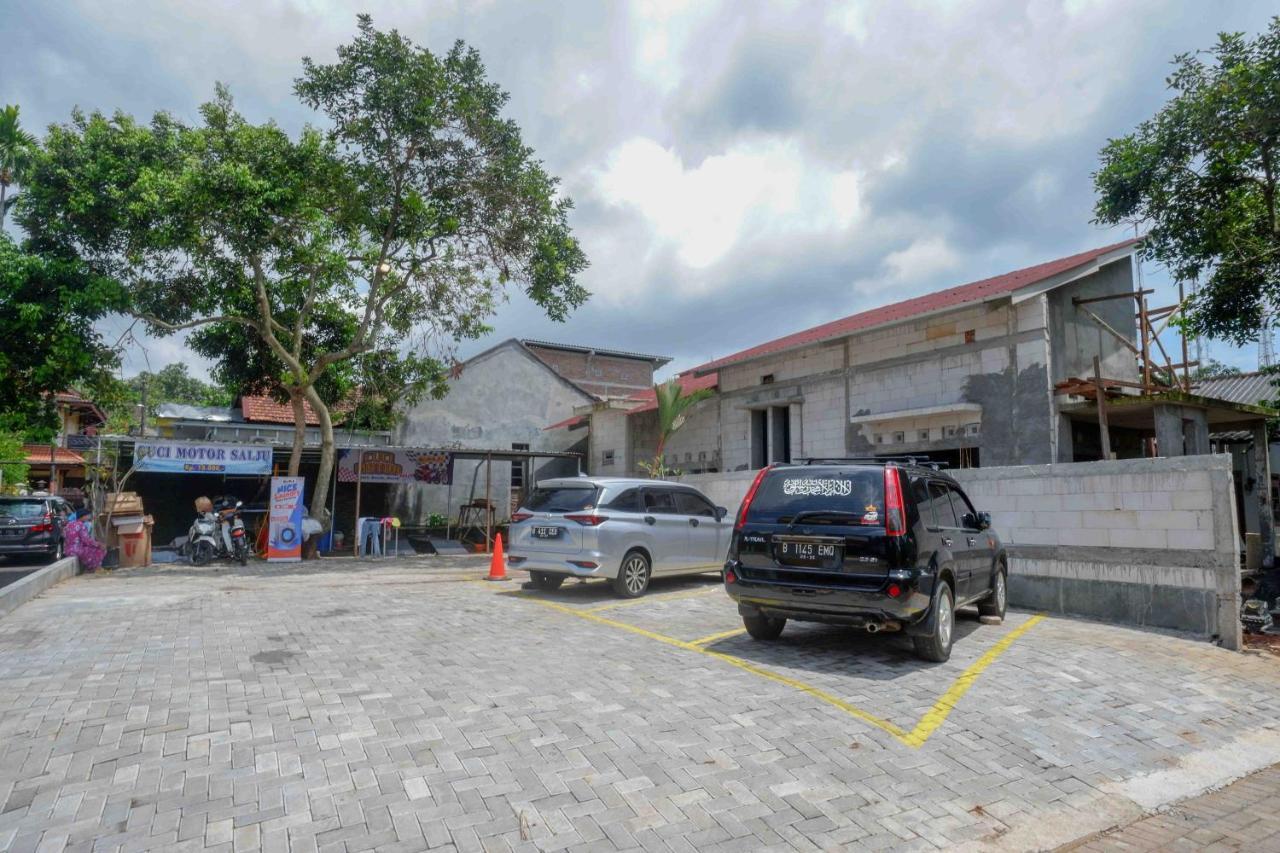 Reddoorz Plus Near Patung Kuda Undip Jatingaleh Exteriör bild