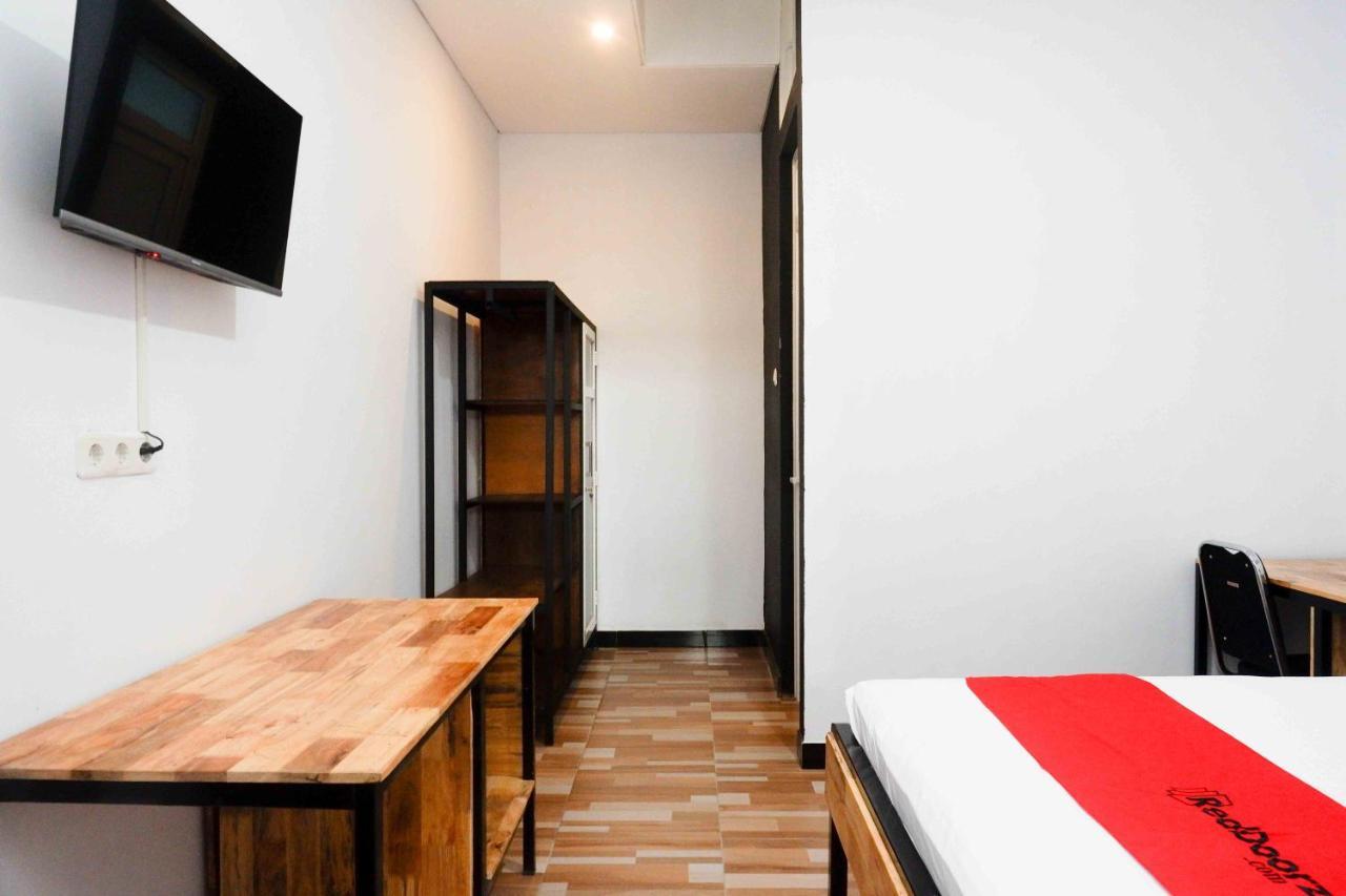 Reddoorz Plus Near Patung Kuda Undip Jatingaleh Exteriör bild