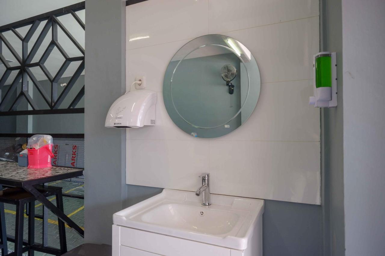 Reddoorz Plus Near Patung Kuda Undip Jatingaleh Exteriör bild