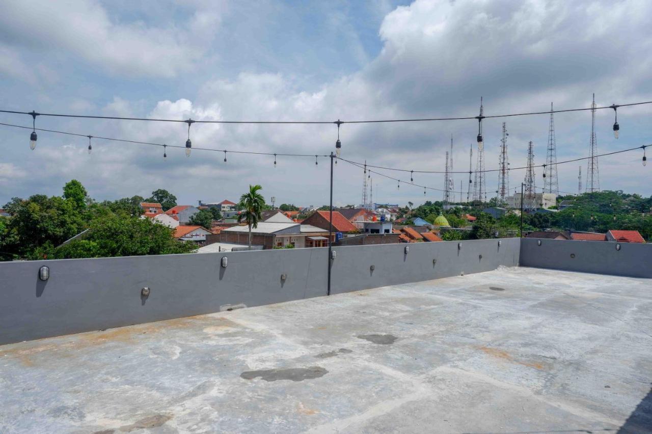 Reddoorz Plus Near Patung Kuda Undip Jatingaleh Exteriör bild